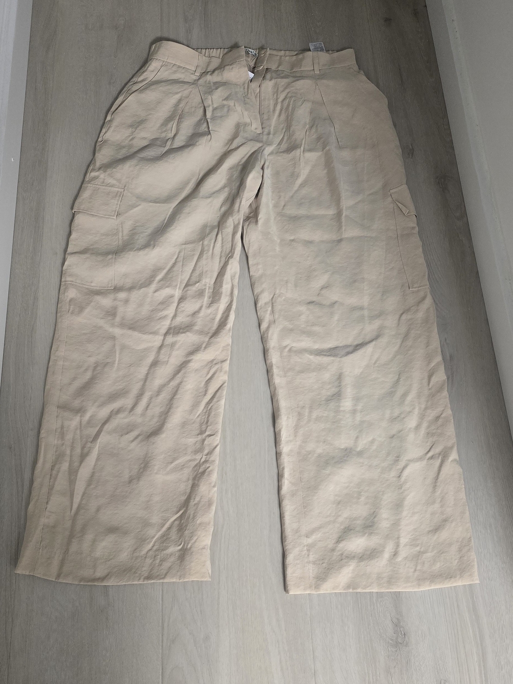 Abercrombie & Fitch Light Beige Cargo Pants